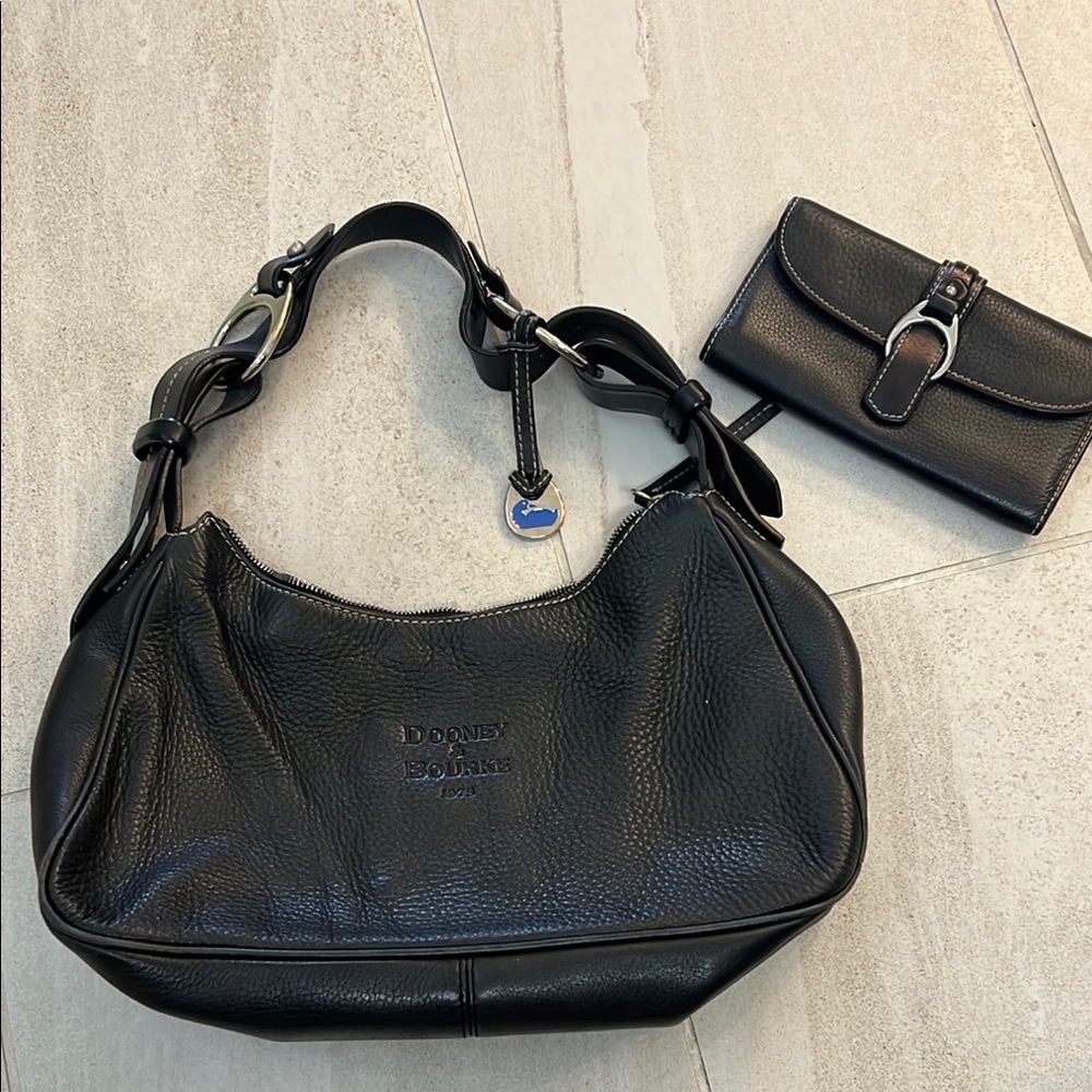 Dooney & Bourke Black Leather Women's Bag and wallet